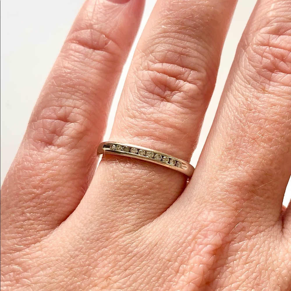 14k Solid White Gold Diamond Channel Ring Size 6 3/4 simple Dainty classic
